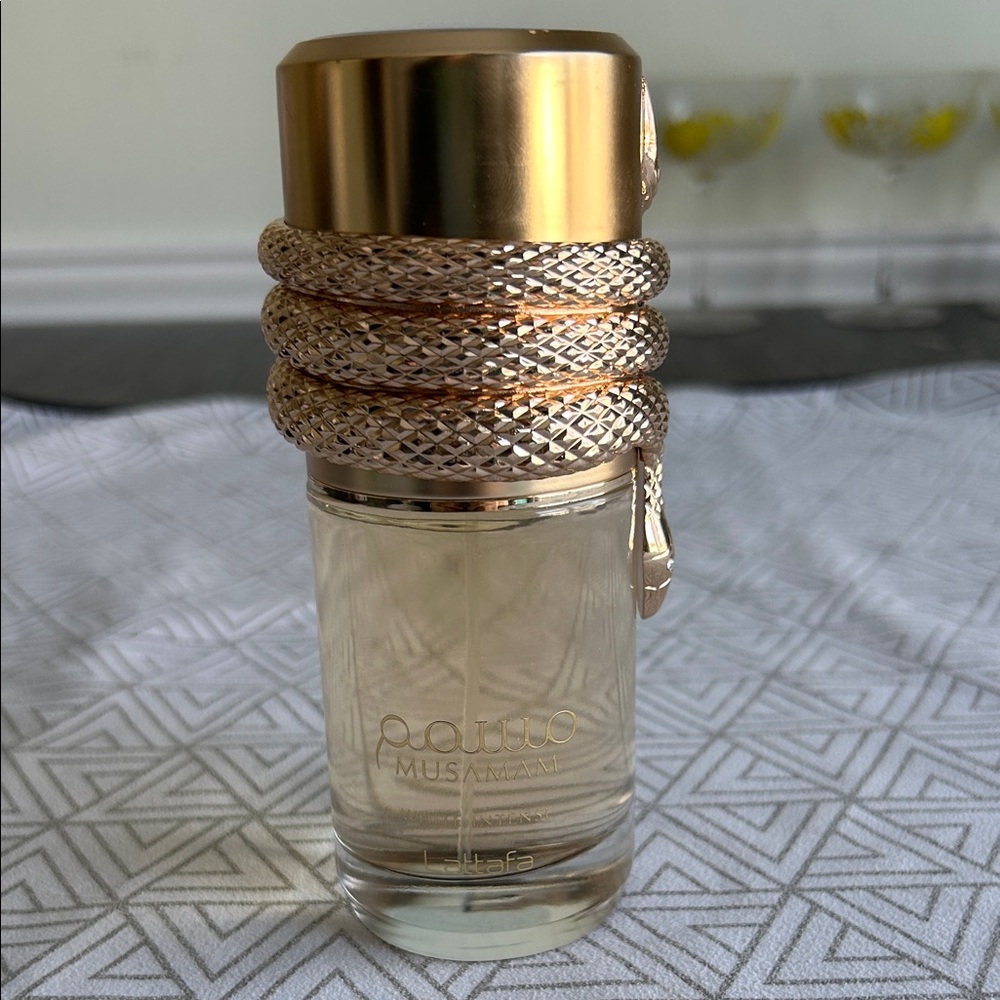 Musamam Lattafa White intense Perfume